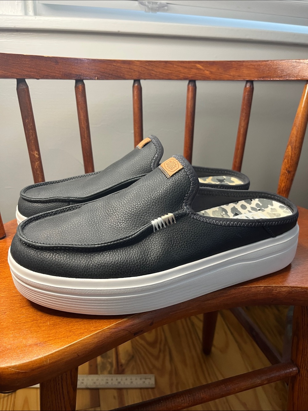 Hey Dude Austin Lift Platform Mules Black Leather Chunky White Sole Size 11